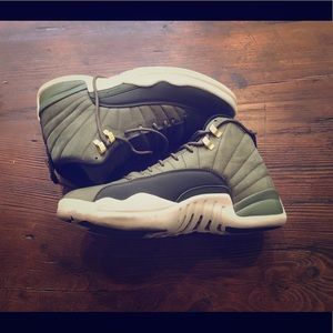 Jordan Retro 12 “Class of 2003”